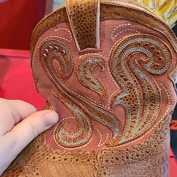 Womens Ariat Boots - Picture 3 of 5